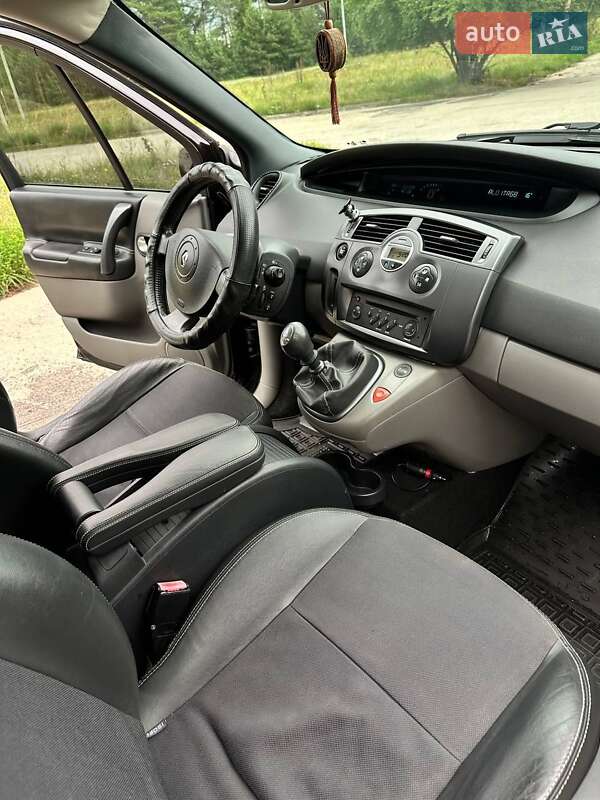 Минивэн Renault Scenic 2006 в Вараше