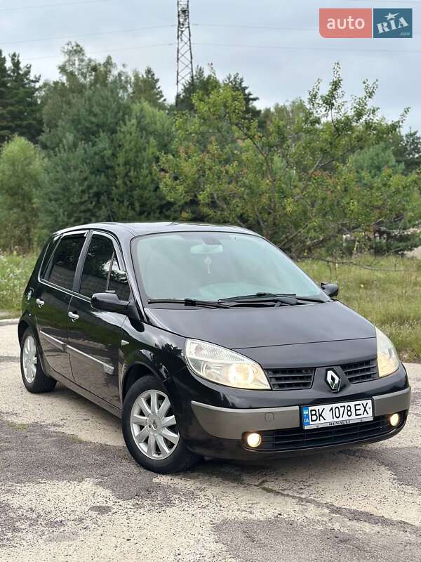 Минивэн Renault Scenic 2006 в Вараше