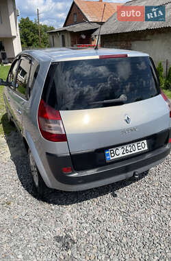 Минивэн Renault Scenic 2004 в 