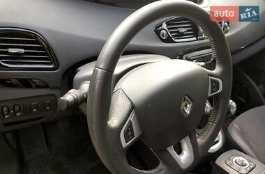 Минивэн Renault Scenic 2012 в 