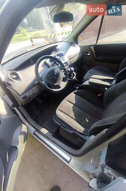 Минивэн Renault Scenic 2004 в 