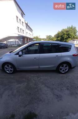 Минивэн Renault Scenic 2010 в 
