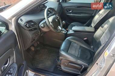 Минивэн Renault Scenic 2011 в 