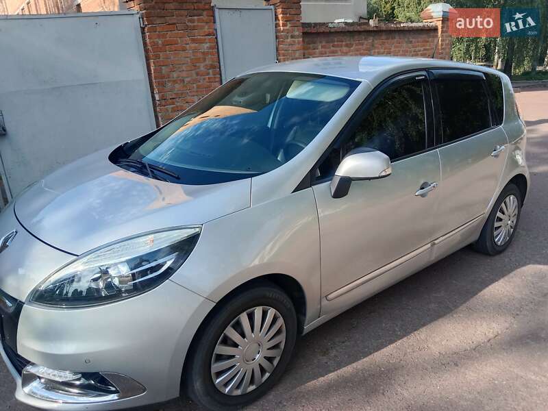 Минивэн Renault Scenic 2011 в Ромнах