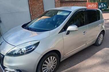 Минивэн Renault Scenic 2011 в 