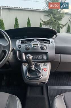 Минивэн Renault Scenic 2005 в 