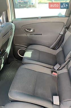 Минивэн Renault Scenic 2009 в 
