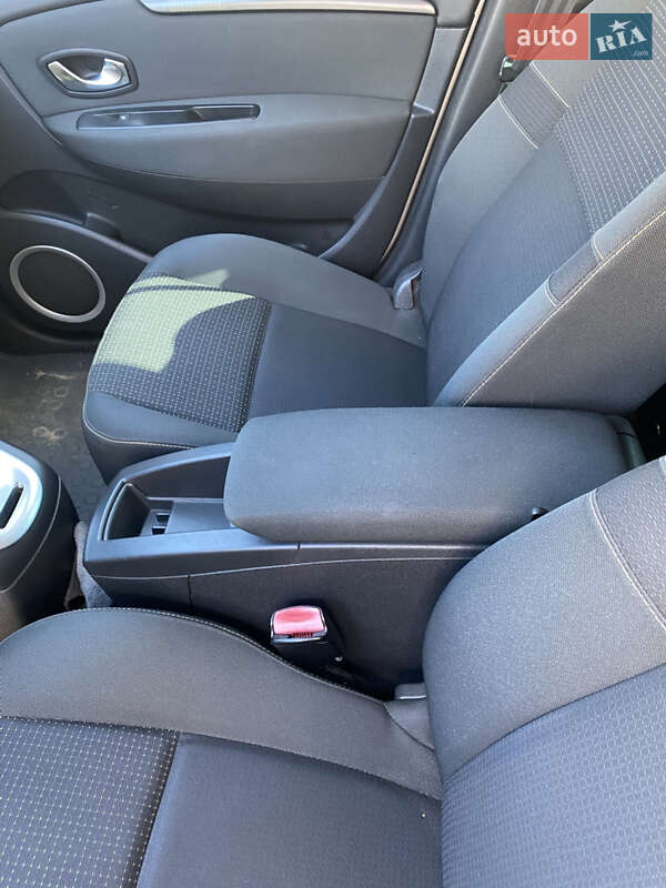 Минивэн Renault Scenic 2009 в Сумах