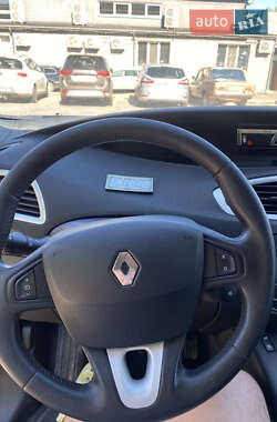 Минивэн Renault Scenic 2009 в 