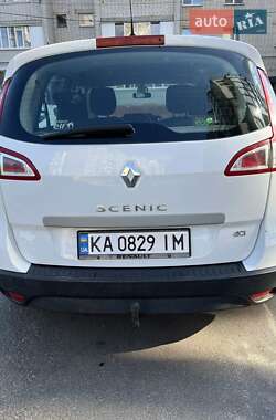 Минивэн Renault Scenic 2010 в 