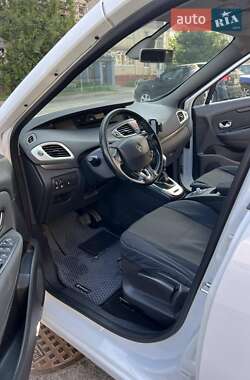 Минивэн Renault Scenic 2010 в 
