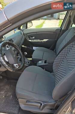 Минивэн Renault Scenic 2011 в 