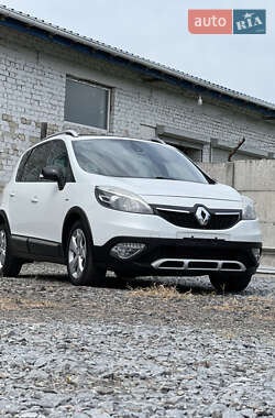 Минивэн Renault Scenic 2015 в 