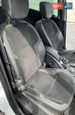 Минивэн Renault Scenic 2015 в 