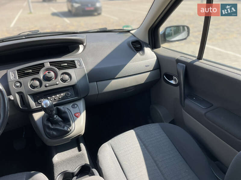 Минивэн Renault Scenic 2006 в Луцке