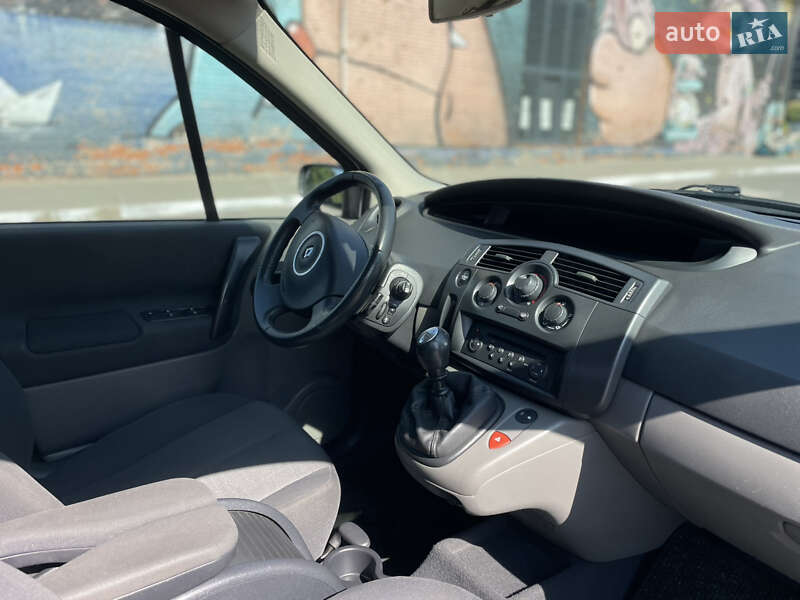 Минивэн Renault Scenic 2006 в Луцке