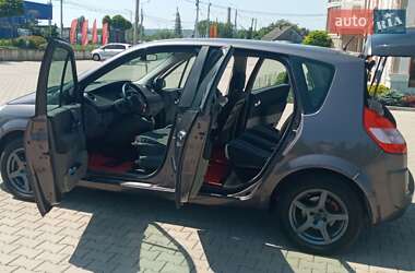 Минивэн Renault Scenic 2004 в 