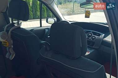 Минивэн Renault Scenic 2004 в 