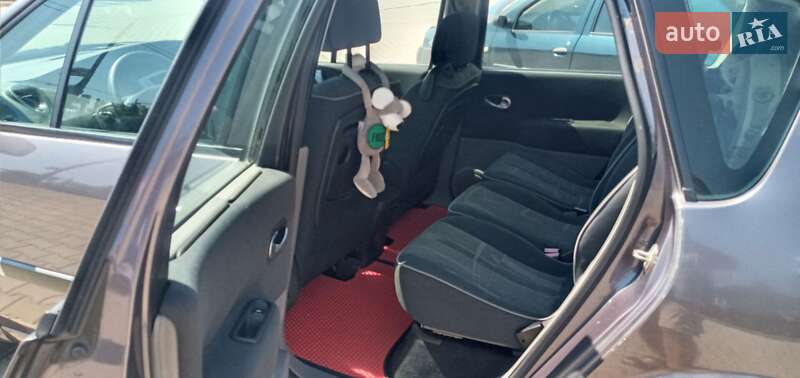 Минивэн Renault Scenic 2004 в Черновцах