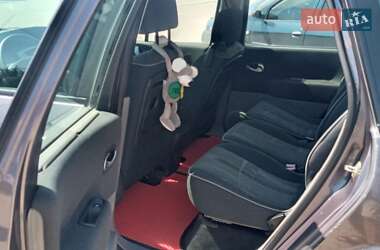 Минивэн Renault Scenic 2004 в 