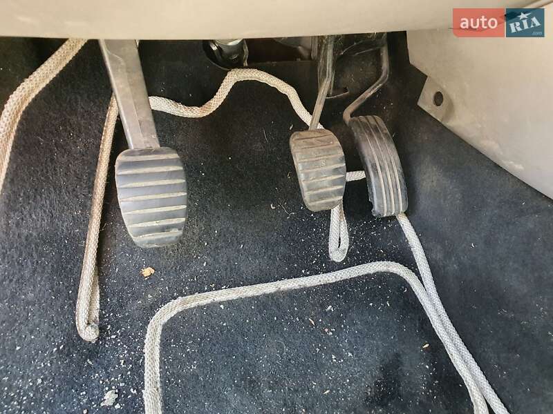 Минивэн Renault Scenic 2003 в Буче