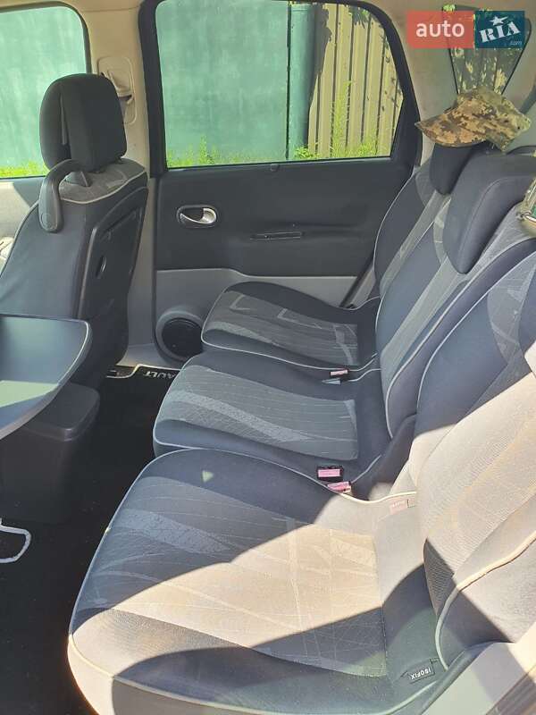 Минивэн Renault Scenic 2003 в Буче