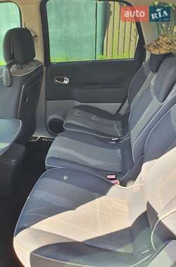 Минивэн Renault Scenic 2003 в 