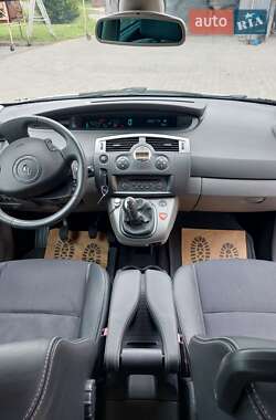 Минивэн Renault Scenic 2005 в 