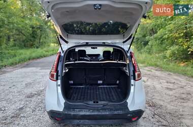 Минивэн Renault Scenic 2011 в 