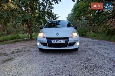 Минивэн Renault Scenic 2011 в 