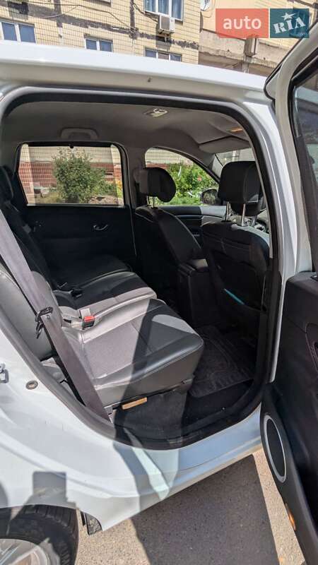 Мінівен Renault Scenic 2011 в Дніпрі фото 3 Мінівен Renault Scenic 2011 в Дніпрі