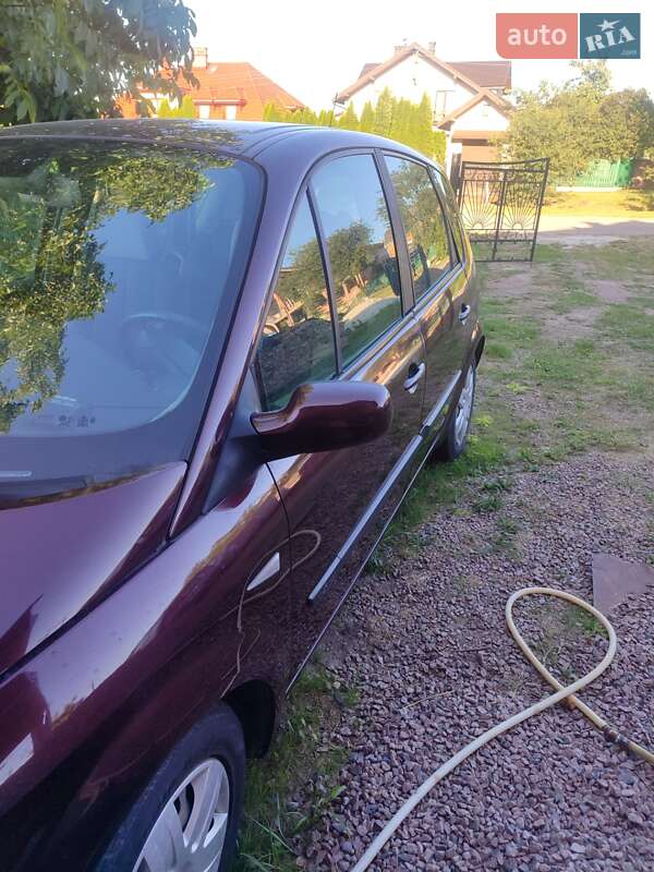 Минивэн Renault Scenic 2003 в Дублянах