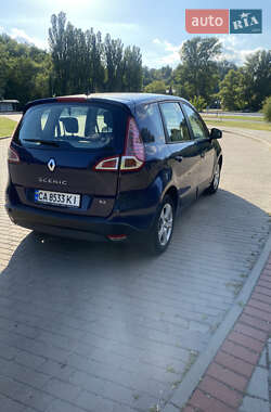 Минивэн Renault Scenic 2009 в 