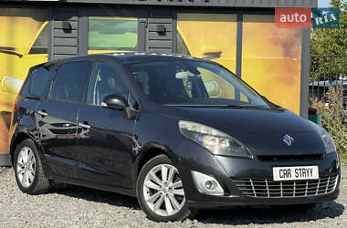 Минивэн Renault Scenic 2011 в 