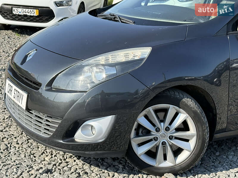 Минивэн Renault Scenic 2011 в Стрые