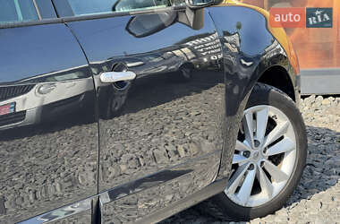 Минивэн Renault Scenic 2011 в 