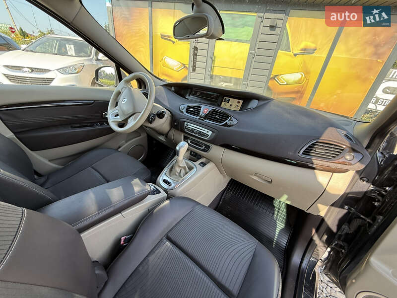 Минивэн Renault Scenic 2011 в Стрые