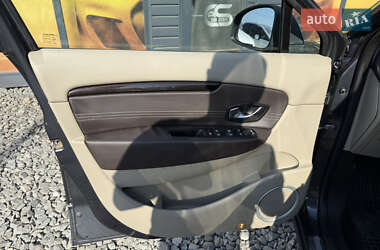 Минивэн Renault Scenic 2011 в 