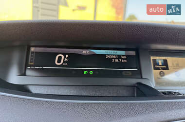 Минивэн Renault Scenic 2011 в 