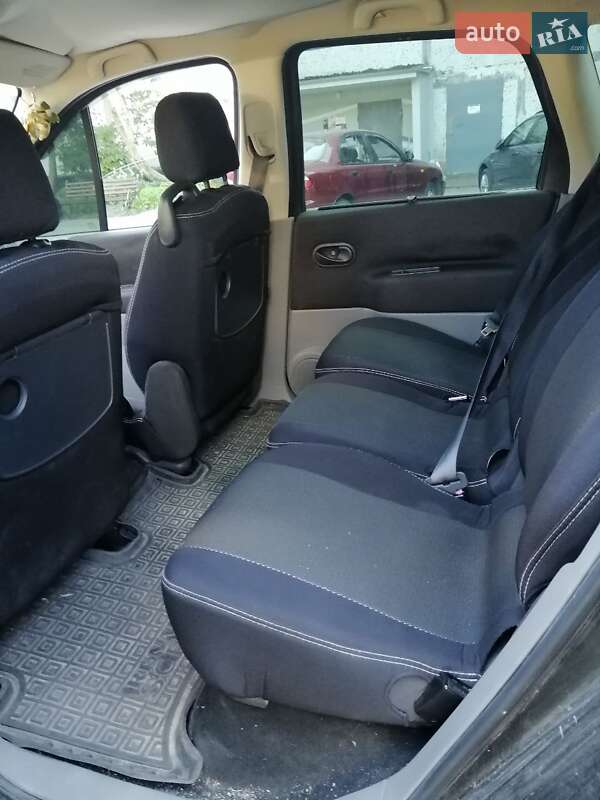 Минивэн Renault Scenic 2004 в Нетешине