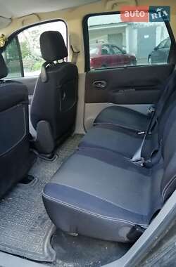 Минивэн Renault Scenic 2004 в 