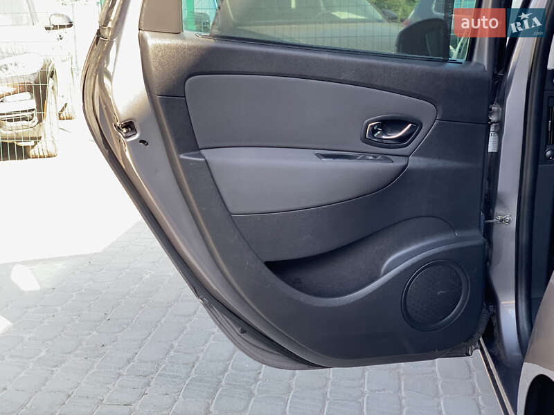 Минивэн Renault Scenic 2015 в Бердичеве