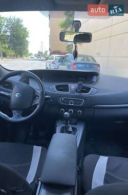 Минивэн Renault Scenic 2009 в 