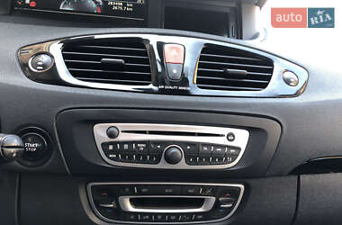 Минивэн Renault Scenic 2011 в 