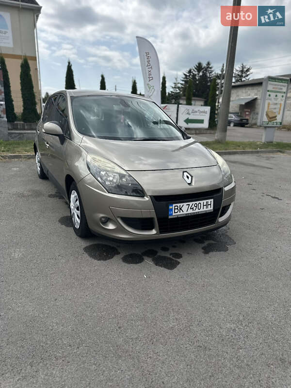Минивэн Renault Scenic 2009 в Ровно