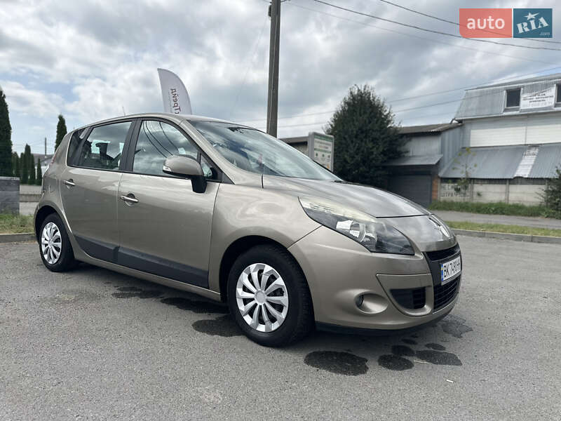 Минивэн Renault Scenic 2009 в Ровно