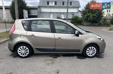 Минивэн Renault Scenic 2009 в 