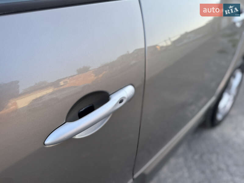 Минивэн Renault Scenic 2010 в Виннице