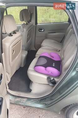 Минивэн Renault Scenic 2004 в 