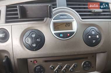 Минивэн Renault Scenic 2004 в 
